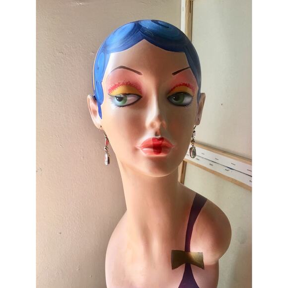 Vintage Silvertone Rhinestone Bow Earrings - Picture 6 of 11